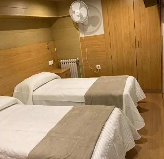 اتاق استاندارد چهار تخته, Hostal Crisol X Liste Station