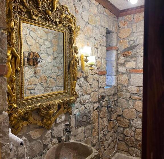 اتاق لوکس سه تخته, Solomon&sons