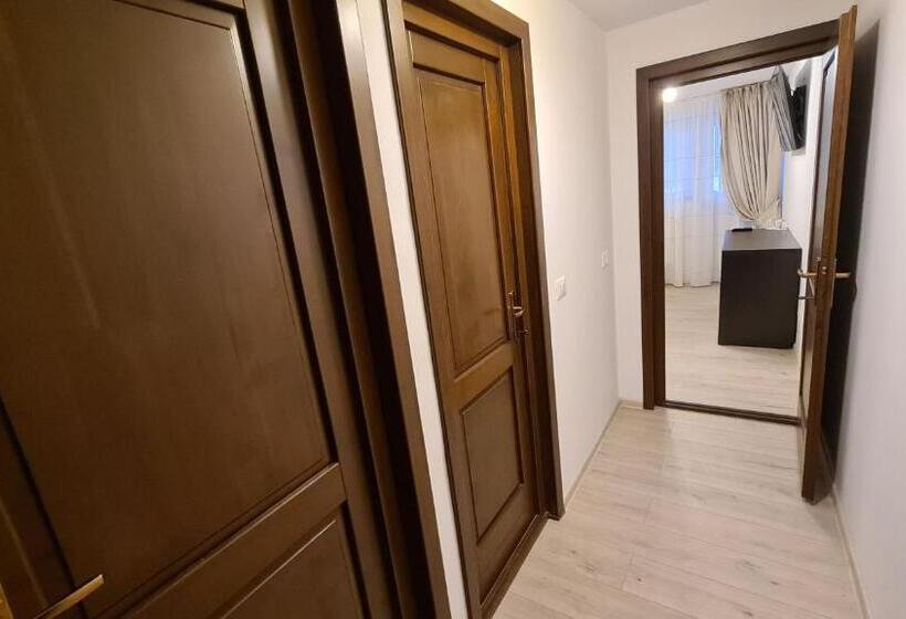 Люкс 2 Спальни, Pensiunea Mădălina