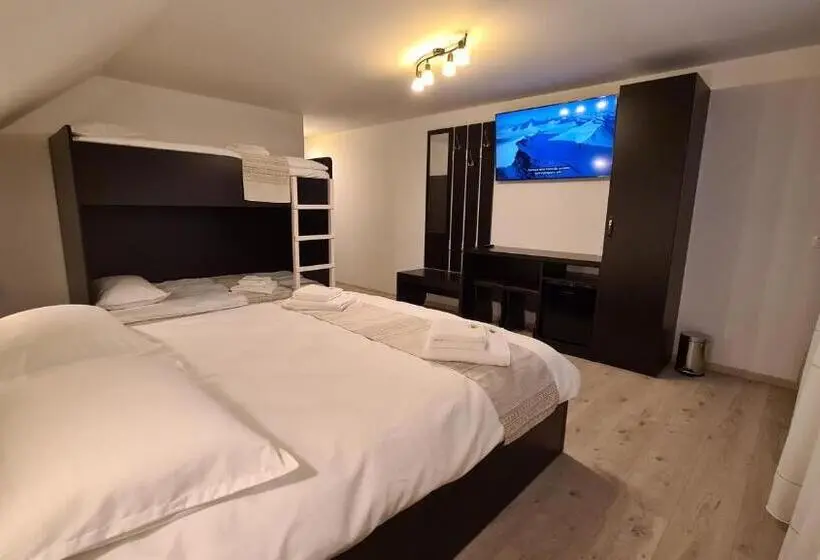 スタンダード４人部屋, Pensiunea Mădălina