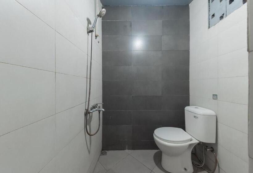 디럭스 룸, Urbanview Hotel Cianjur City Park By Reddoorz