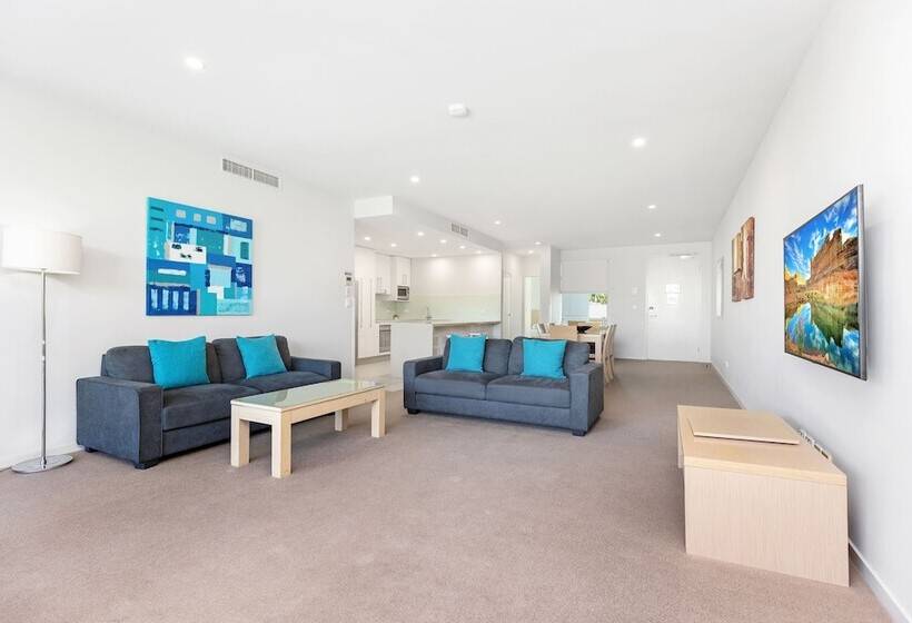 3 Bedroom Apartment Pool View, Akama Resort