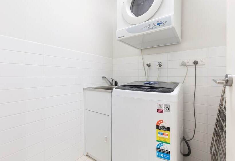 آپارتمان 1 خوابه با چشمانداز استخر, Akama Resort