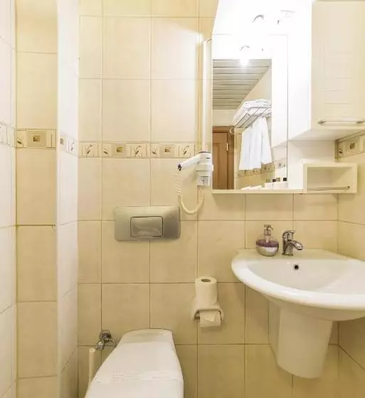 اتاق اکونومی, Deniz Houses