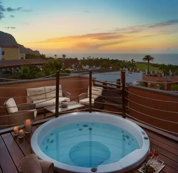 سوئیت با چشمانداز دریا و هیدروماساژ, Hacienda del Conde Meliá Collection Golf & Spa