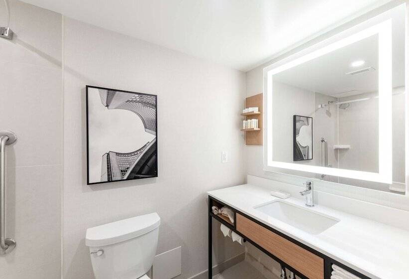 חדר סטנדרט, Hilton Garden Inn Toronto Airport