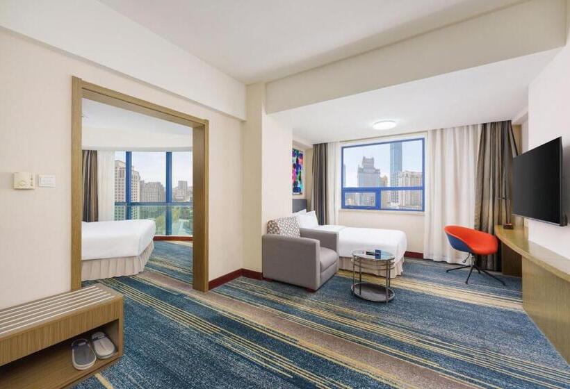 סוויטה, Holiday Inn Express City Centre Dalian, An Ihg