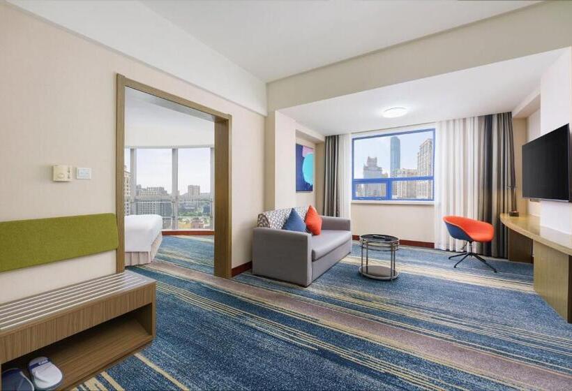 スイート, Holiday Inn Express City Centre Dalian, An Ihg