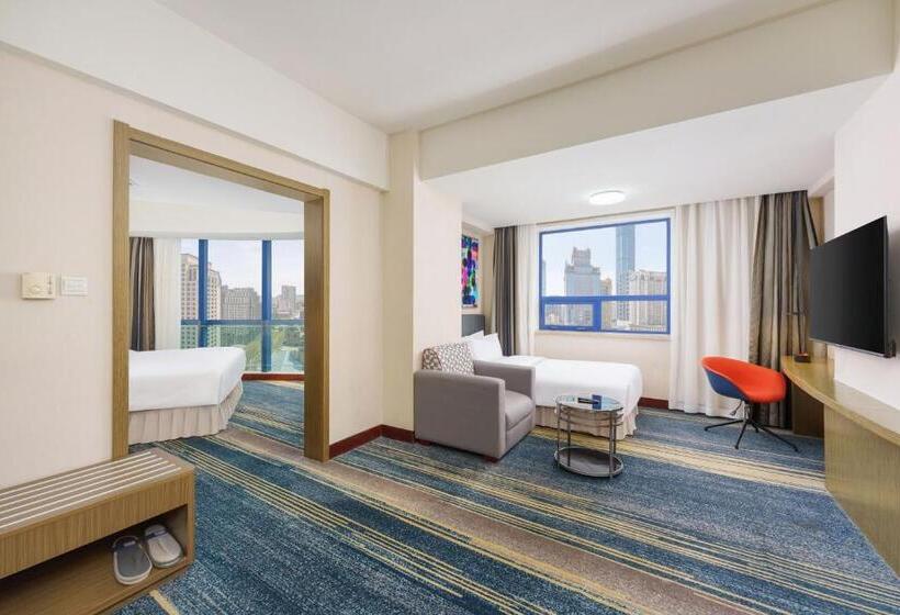 סוויטה, Holiday Inn Express City Centre Dalian, An Ihg