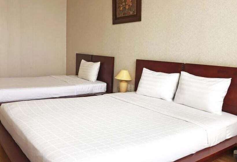 اتاق لوکس سه تخته, Kim Tho