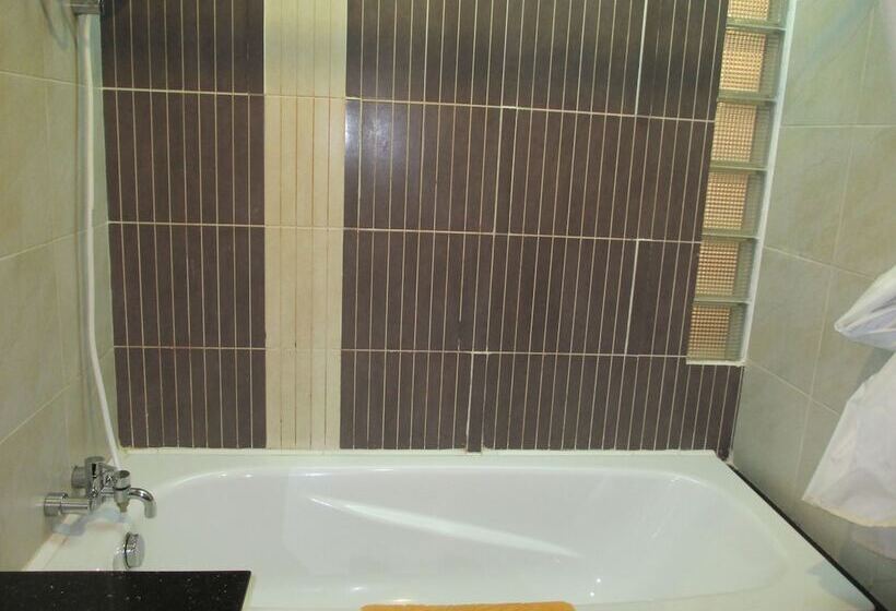 Deluxe room with river view, Kim Tho