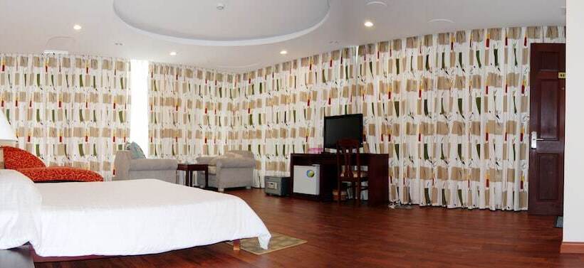 Deluxe room with river view, Kim Tho