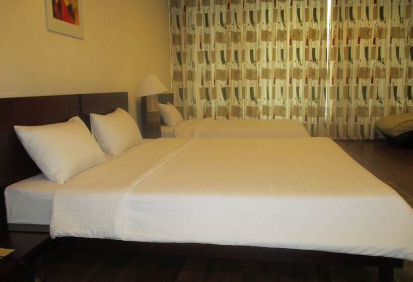 اتاق لوکس سه تخته, Kim Tho