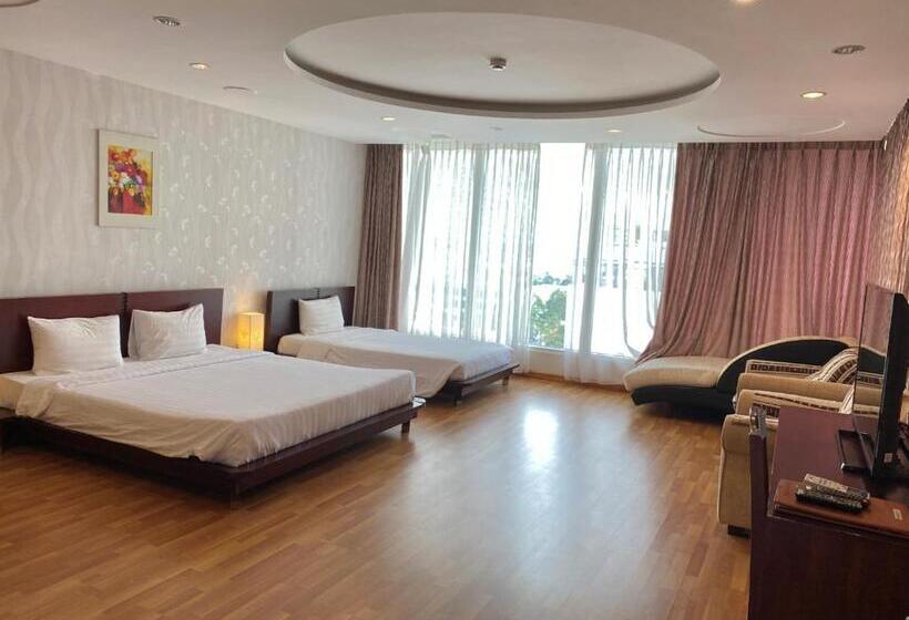 اتاق لوکس سه تخته, Kim Tho