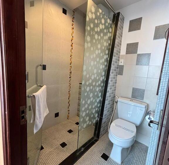 اتاق سوپریور, Kim Tho