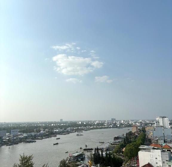 اتاق لوکس چهار تخته, Kim Tho