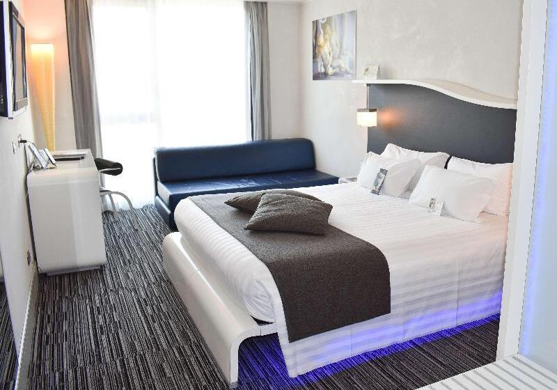 اتاق سوپریور, Kim Tho