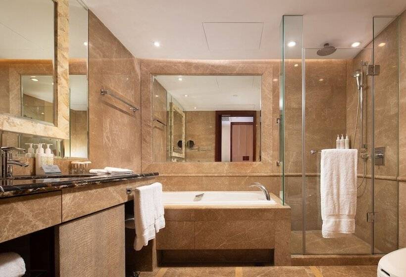 Номер Superior, New World Dalian