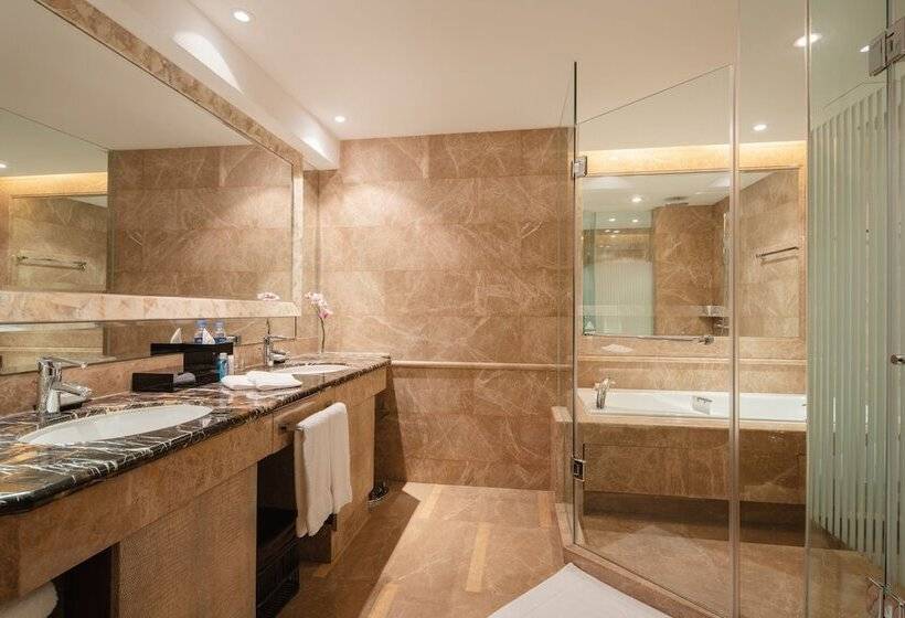 Люкс, New World Dalian