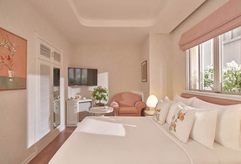 اتاق لوکس, Silverland Mây