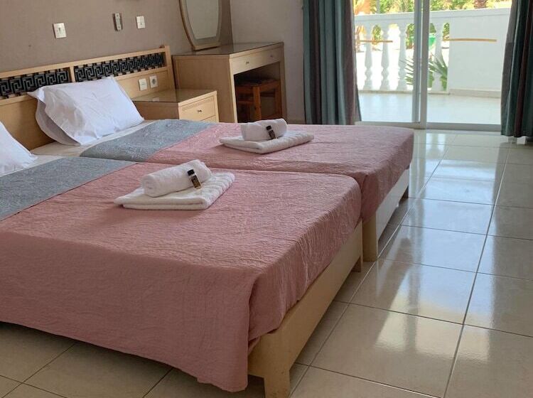 プールビュースタンダードステューディオ, White Palace Studios