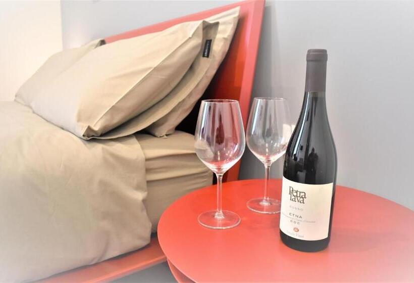 غرفة قياسية مزوَّدة بشُرفة, Catania Livings