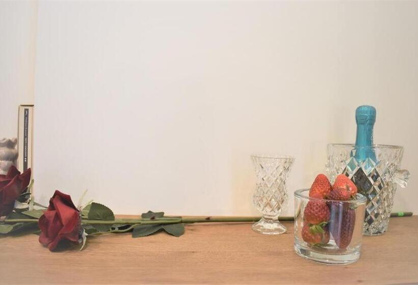 غرفة قياسية مزوَّدة بشُرفة, Catania Livings