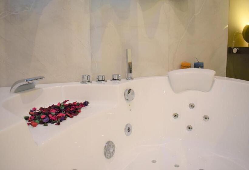 اتاق استاندارد با وان آب گرم, Catania Livings