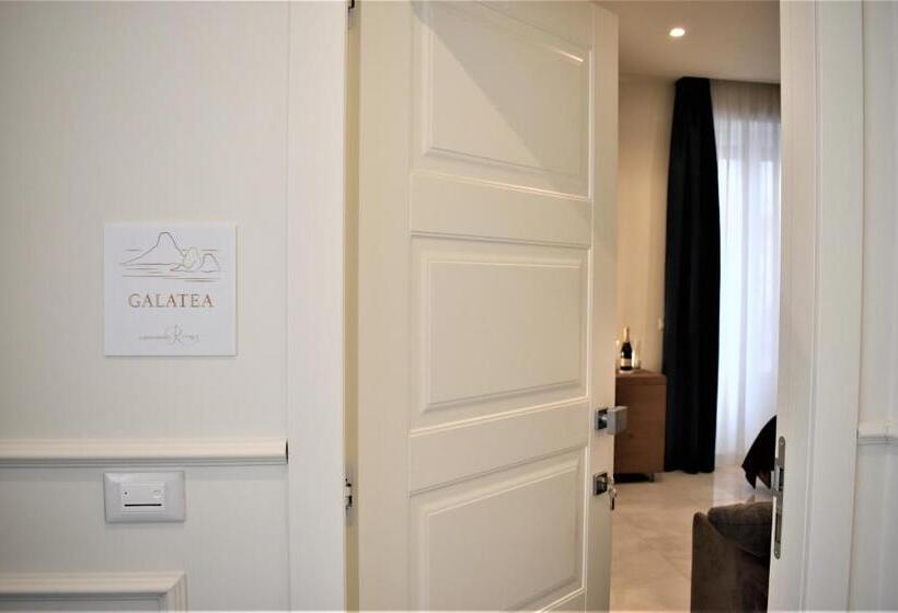 اتاق استاندارد با وان آب گرم, Catania Livings