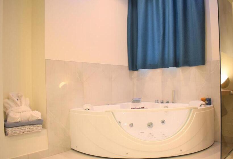 اتاق استاندارد با وان آب گرم, Catania Livings