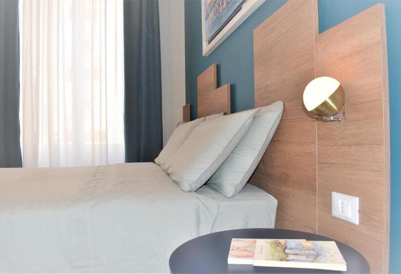 غرفة قياسية مزوَّدة بشُرفة, Catania Livings