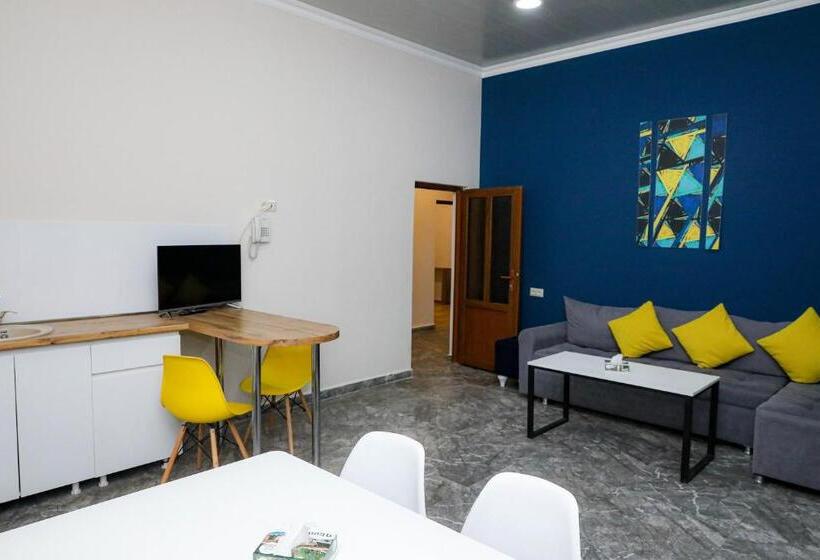 غرفة عائلية, Getap Resort Arzni