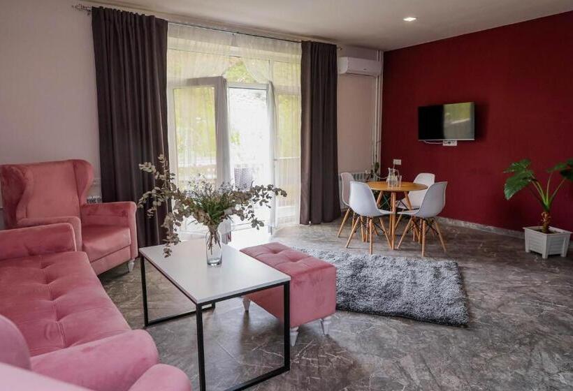 جناح, Getap Resort Arzni