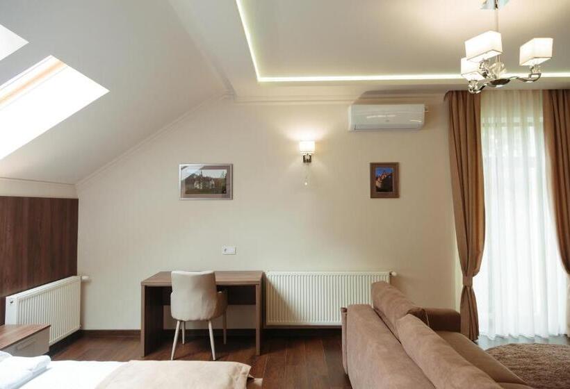 Четырехместный Номер Стандарт с Балконом, кайзервальд Forus   апартаменти в карпатах