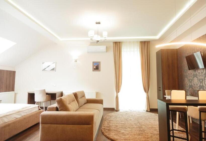 Четырехместный Номер Стандарт с Балконом, кайзервальд Forus   апартаменти в карпатах