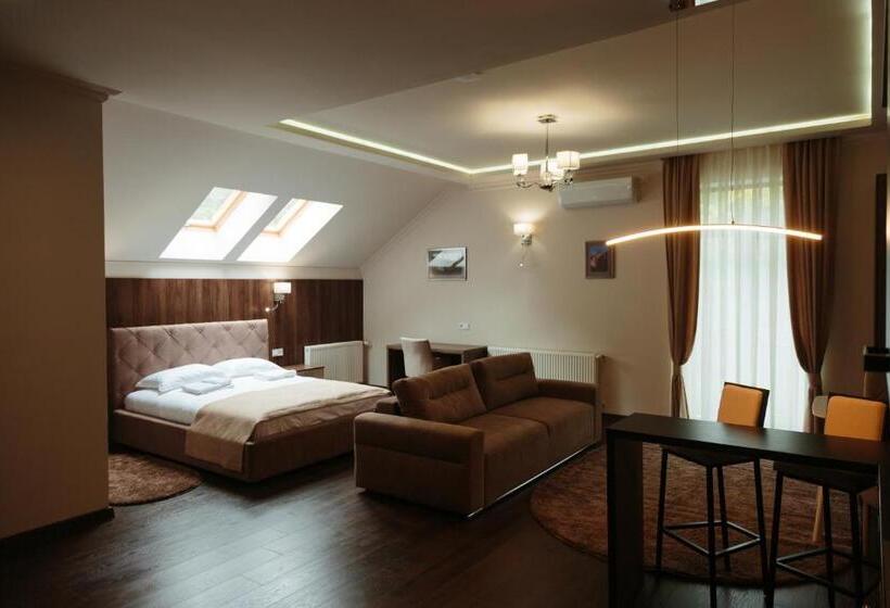 Четырехместный Номер Стандарт с Балконом, кайзервальд Forus   апартаменти в карпатах