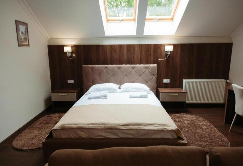 Четырехместный Номер Стандарт с Балконом, кайзервальд Forus   апартаменти в карпатах