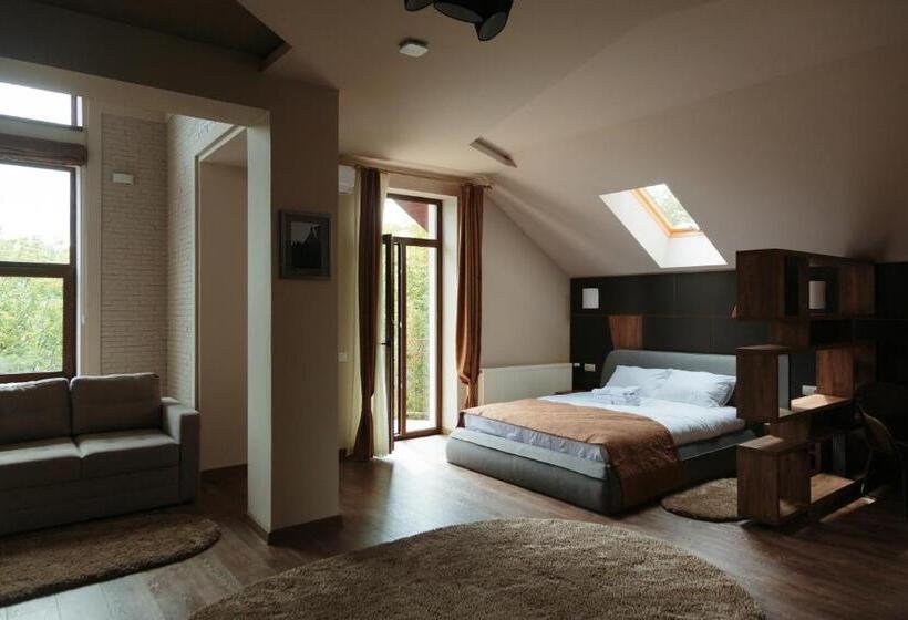 Трехместный Номер Стандарт с Балконом, кайзервальд Forus   апартаменти в карпатах