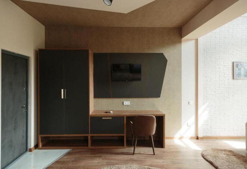 Трехместный Номер Стандарт с Балконом, кайзервальд Forus   апартаменти в карпатах