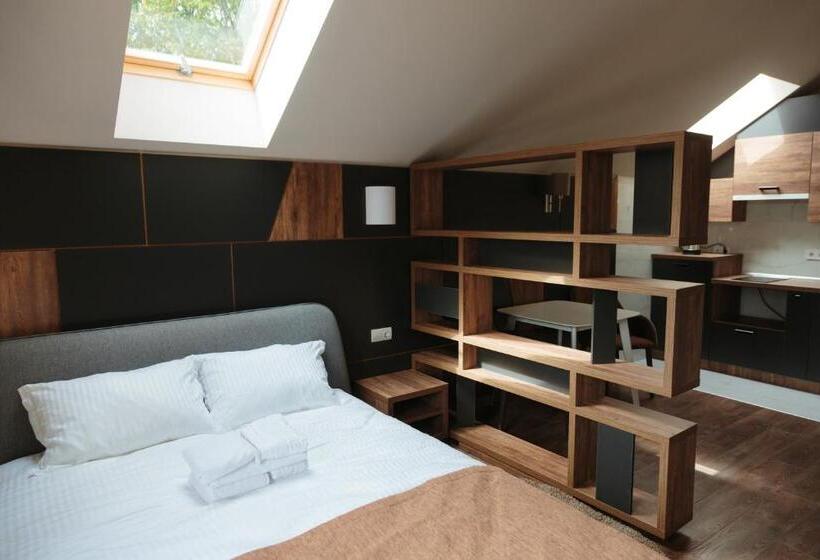 Трехместный Номер Стандарт с Балконом, кайзервальд Forus   апартаменти в карпатах