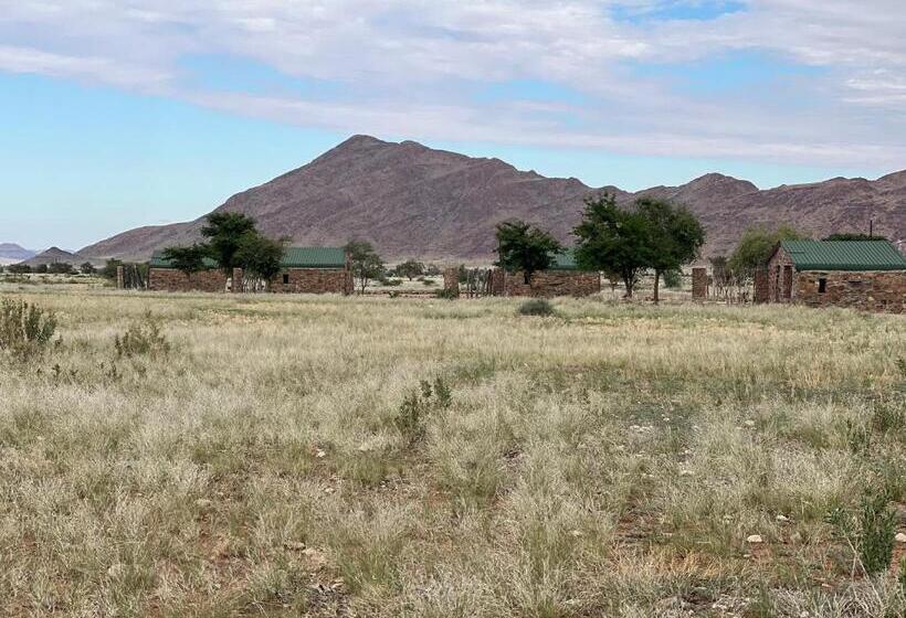 اتاق استاندارد با چشمانداز کوهستان, Little Sossus Lodge