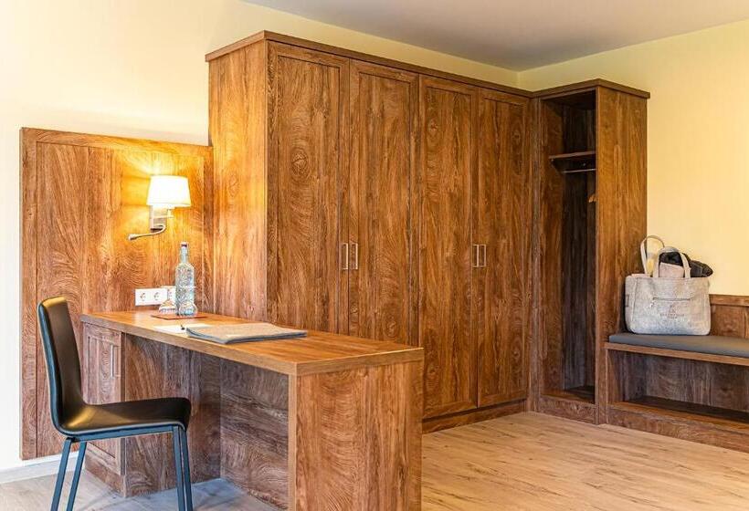 장애인을 위한 킹사이즈 침대 스탠다드 룸, Robenstein Aktivhotel & Spa