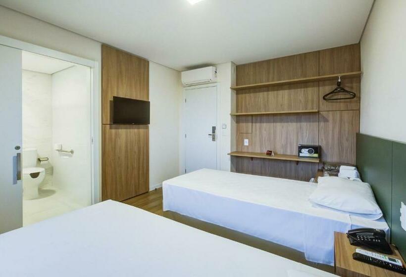 标准间, Viale Iguassu