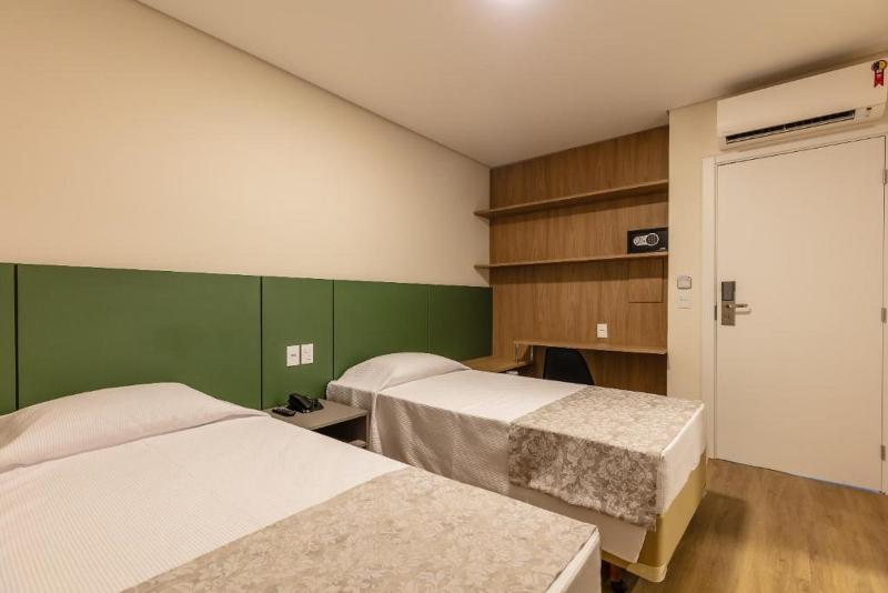 标准间, Viale Iguassu