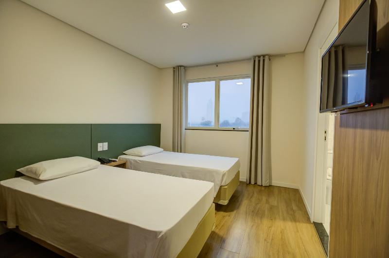 标准间, Viale Iguassu