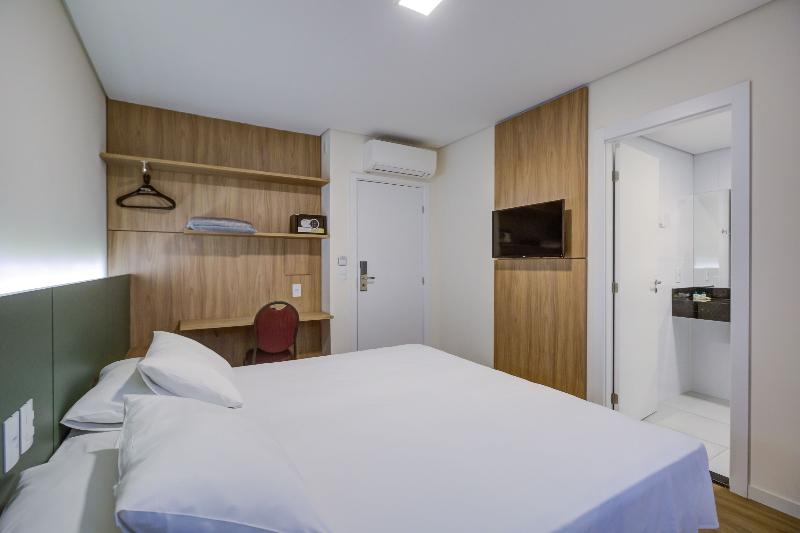 标准间, Viale Iguassu