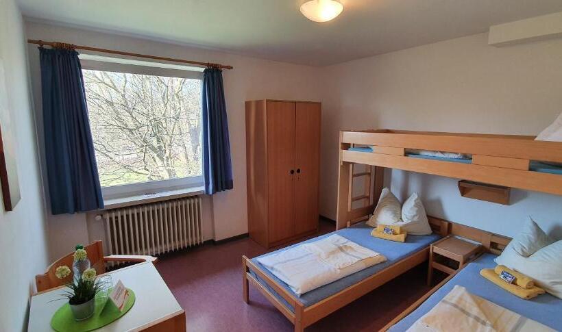 غرفة قياسية ثلاثية, Jugendherberge Fehmarn