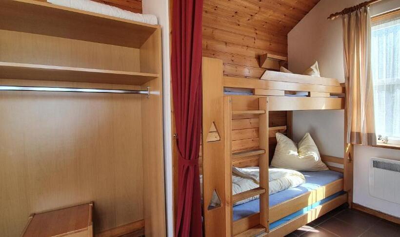 غرفة قياسية رباعية, Jugendherberge Fehmarn