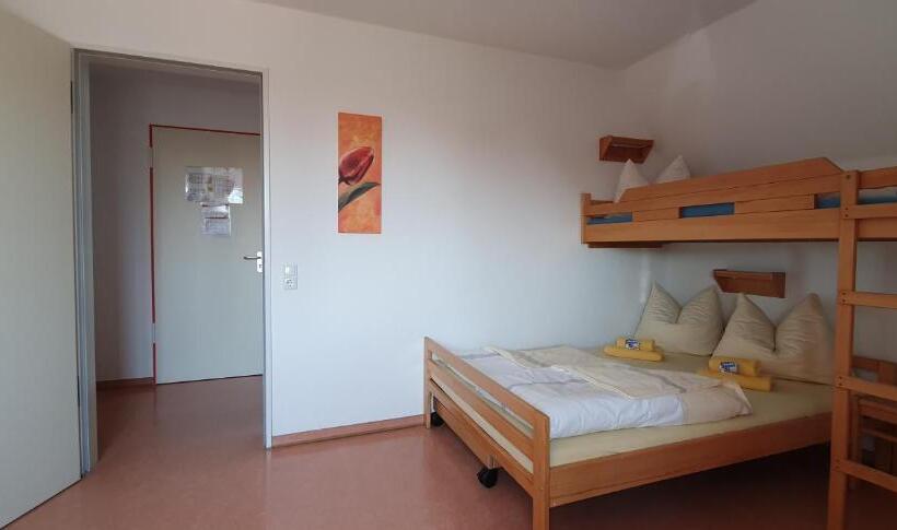 غرفة قياسية ثلاثية, Jugendherberge Fehmarn