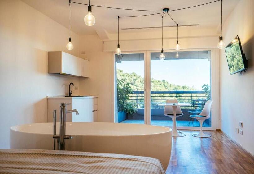 스탠다드 룸, Sporting Pinamare